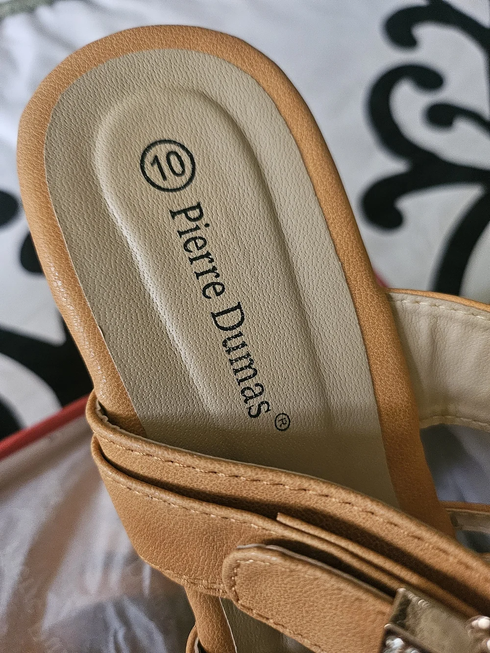 Pierre Dumas Tan Strappy Slide Mules with Buckle Accent Sz 10 NIB